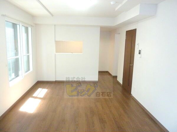 居室・リビング　広々リビングです♪