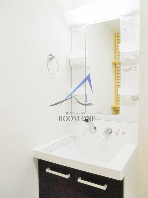 洗面設備　独立洗面台です。