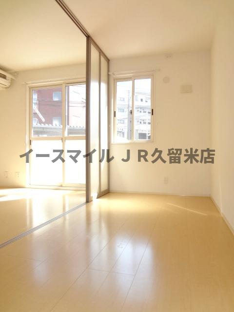 その他部屋・スペース　開放的な寝室です