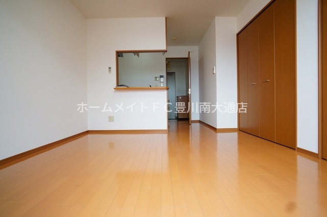 居室・リビング　同型別部屋写真