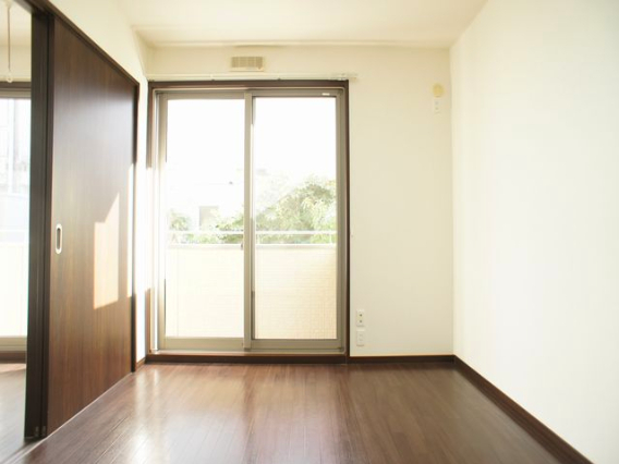 その他部屋・スペース　清潔感のあるきれいな洋間です♪