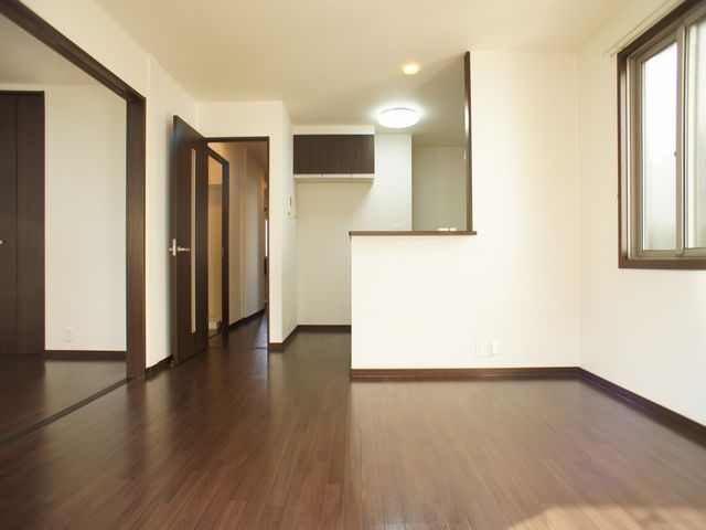 居室・リビング　快適に過ごせるエアコンが付いています♪