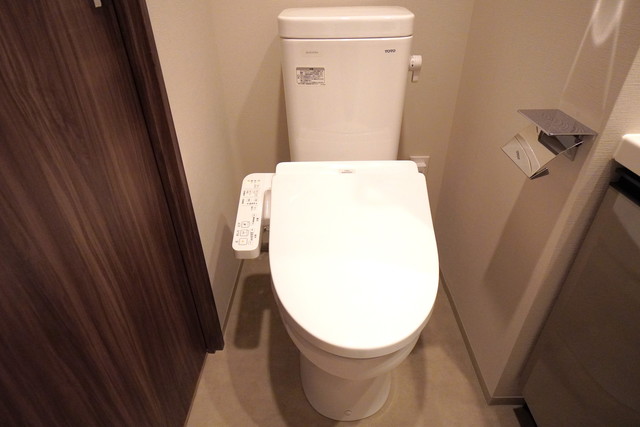 トイレ　※写真は同タイプ住戸です。