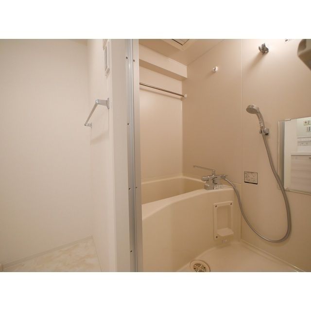 バス・シャワールーム　他の部屋のリフォーム例になります