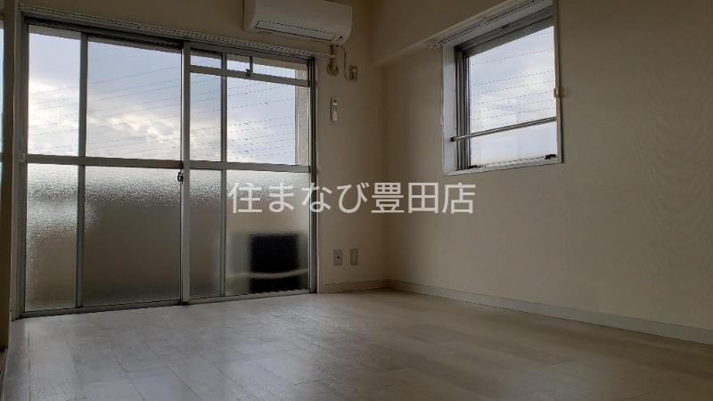 居室・リビング　同型別部屋写真