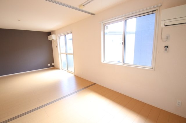 居室・リビング　LDK＋洋室