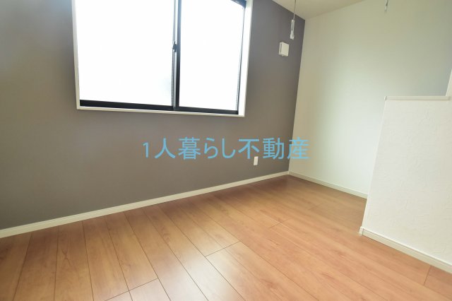 その他部屋・スペース　リビングを別角度から