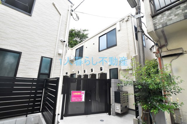 建物外観　ネット無料。ネット無料なら月々実質4000円程度のコストがか