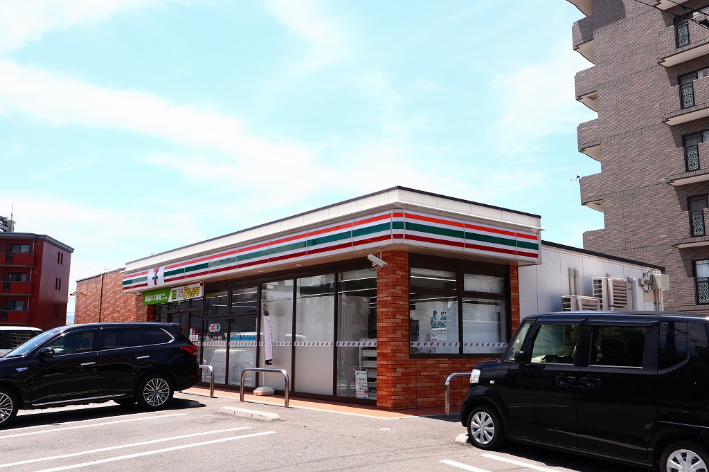 コンビニ　セブンイレブン 太宰府通古賀3丁目店（コンビニ）まで644m