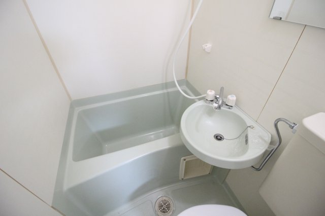 バス・シャワールーム　お風呂はコンパクトに☆
