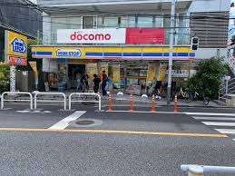 コンビニ　ミニストップ 駒沢1丁目店（コンビニ）まで181m