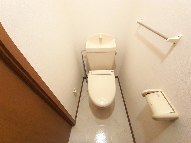 トイレ　清潔感のあるトイレです