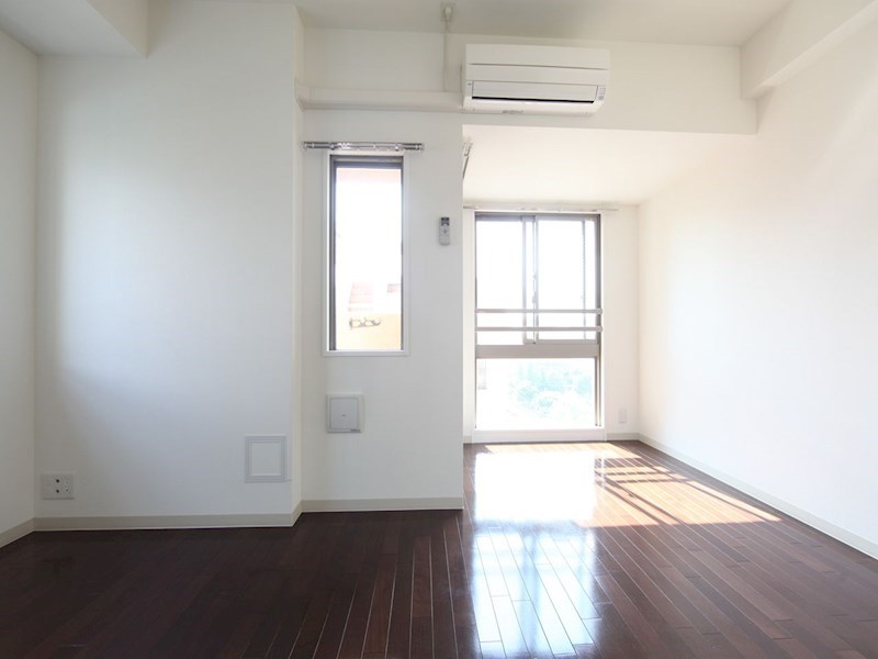 バルコニー　洋室8帖　クローゼット付（収納充実してます）