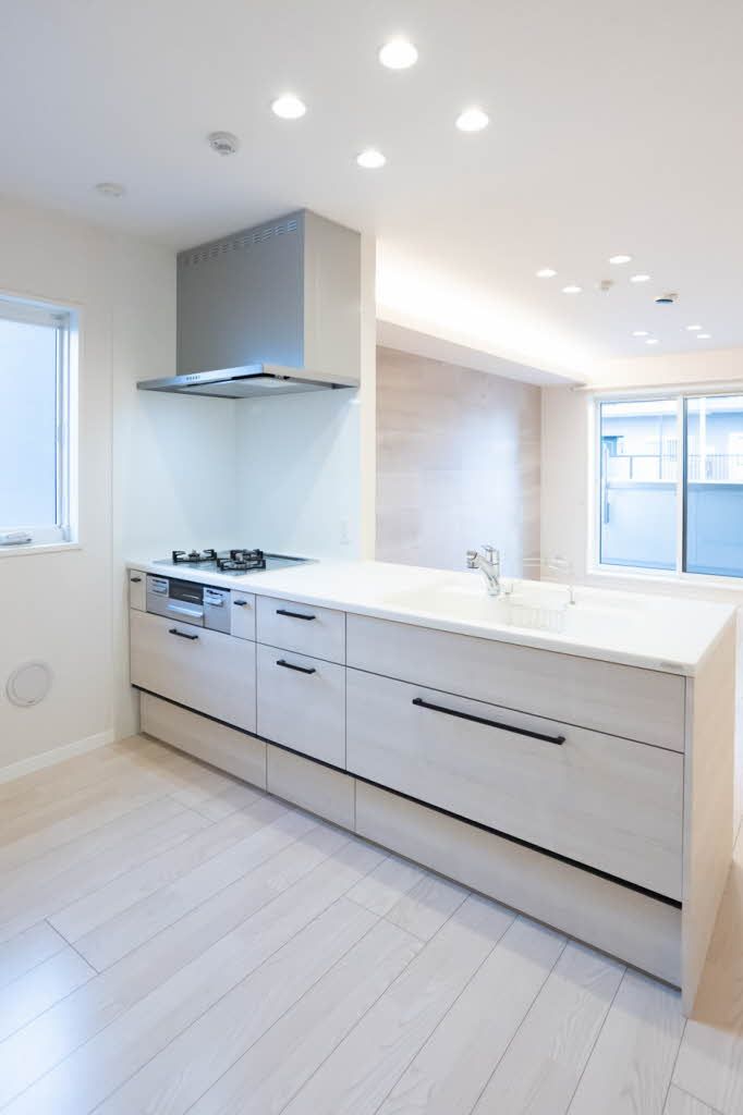 キッチン　料理をしながら、洗い物をしながら、会話が弾む対面キッチン。…