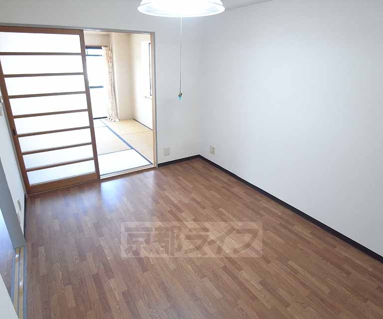 居室・リビング　８帖のリビング