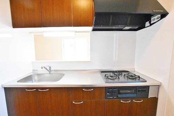 キッチン　★システムキッチン／３口コンロ★