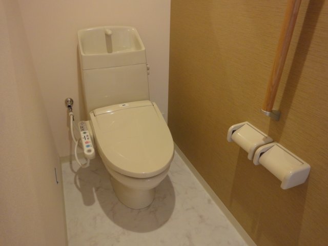 トイレ　シャワー付トイレ