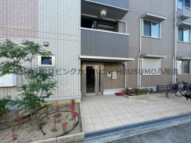 エントランス　ゆとりのあるエントランスです