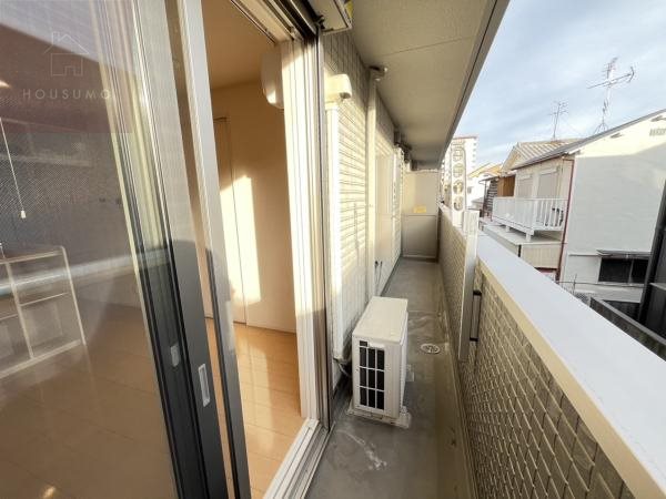 バルコニー　陽当たり良好なバルコニーです