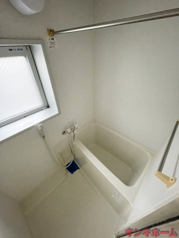 バス・シャワールーム　写真は別のお部屋のものでございます