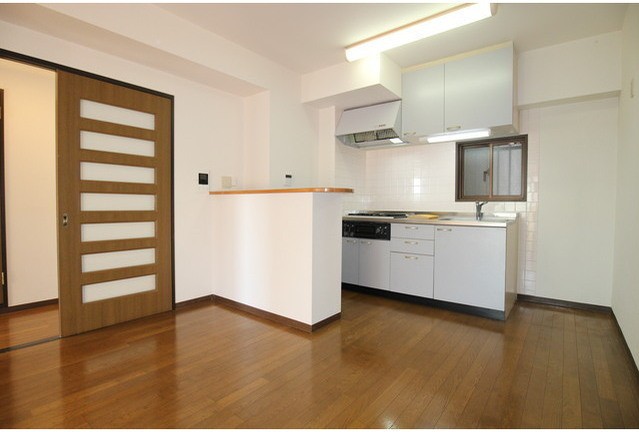 居室・リビング　使いやすい形の為、レイアウトを楽しめます♪