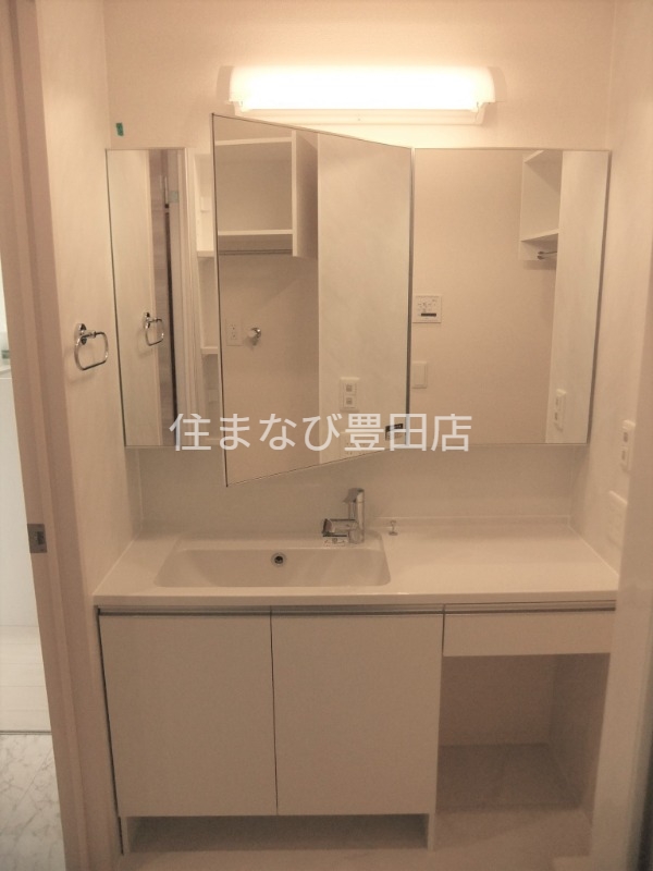洗面設備　同型タイプ