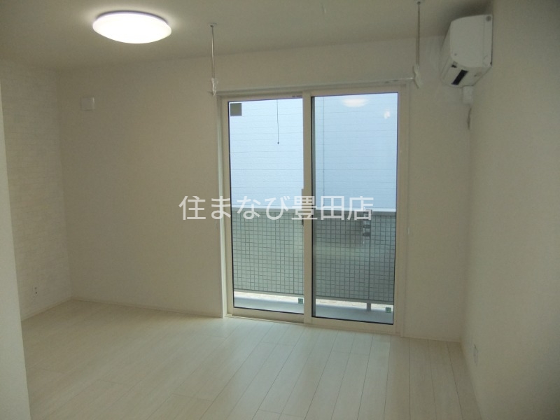 居室・リビング　同型タイプ