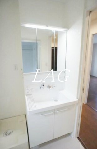 洗面設備　独立洗面台です。