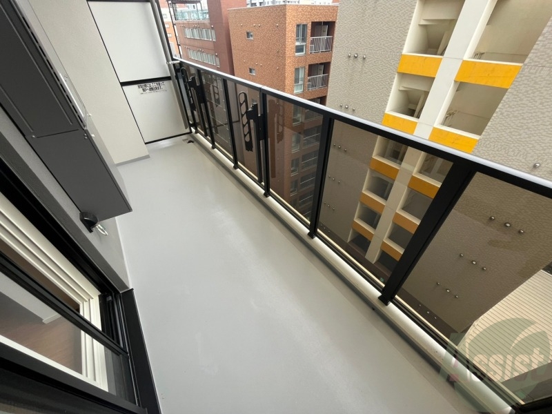 バルコニー　バルコニーは幅があり、広い印象を受けました。