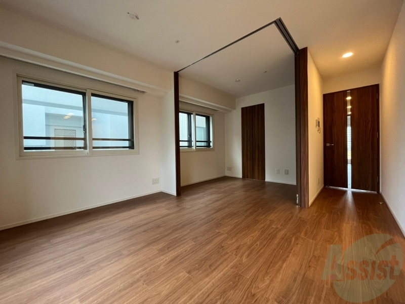 居室・リビング　広くてキレイなお部屋が広がっていて、充実した生活が送れそう。