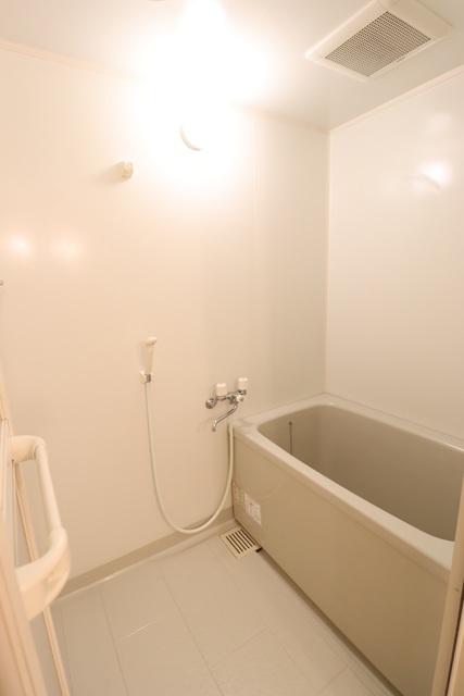 バス・シャワールーム　バス！