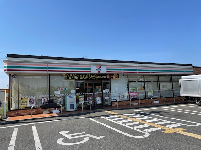 コンビニ　セブンイレブン（コンビニ）まで1440m