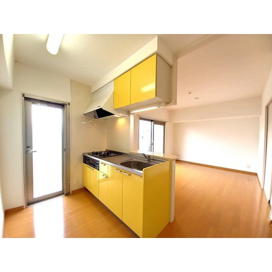 キッチン　※別部屋写真、現況優先