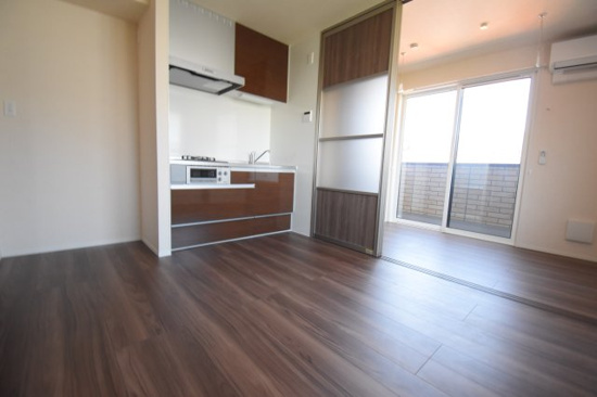 居室・リビング　使いやすい形の為、レイアウトを楽しめます♪