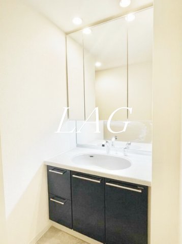 洗面設備　独立洗面台です。