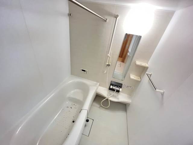 バス・シャワールーム　同物件別部屋イメージ