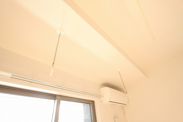 その他設備　室内物干し付きで雨の日も洗濯物が干せます♪