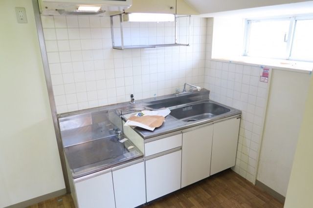 キッチン　別部屋参考写真です