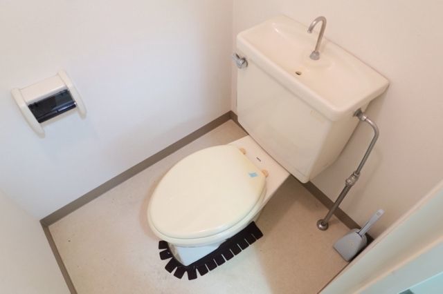 トイレ　別部屋参考写真です