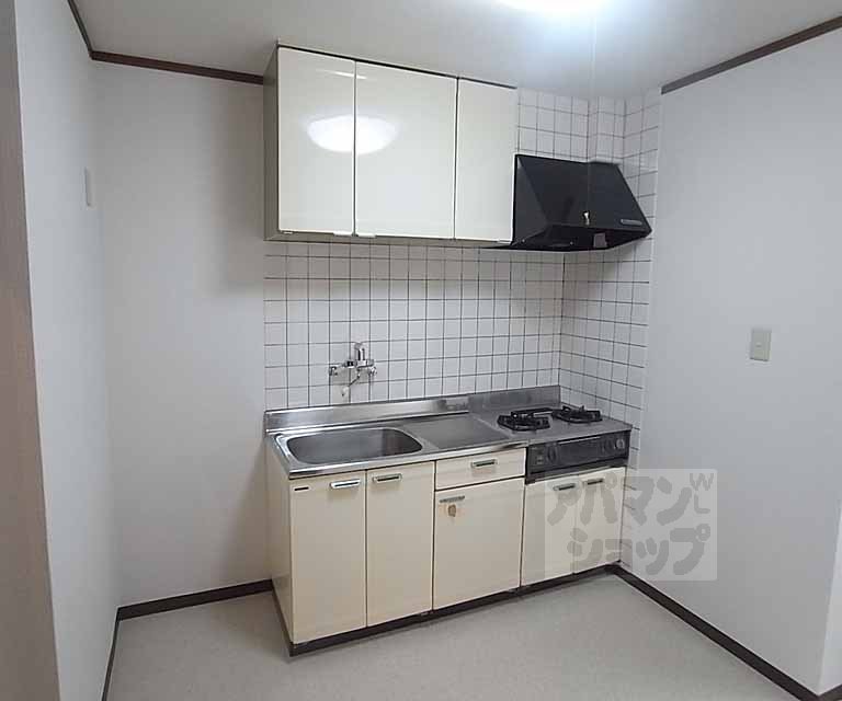 キッチン　２口コンロ装備