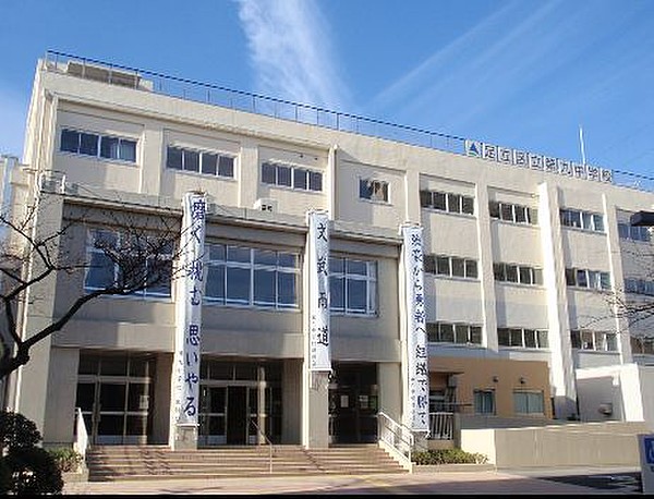 中学校　足立区立第九中学校（中学校）まで518m