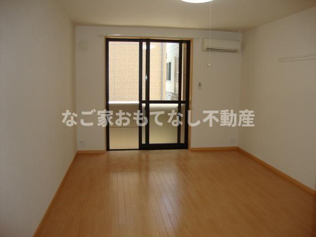 居室・リビング　※写真は別号室