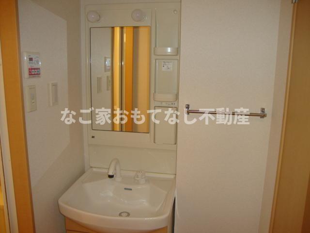 洗面設備　※写真は別号室