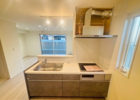 キッチン　※施工途中の画像になります