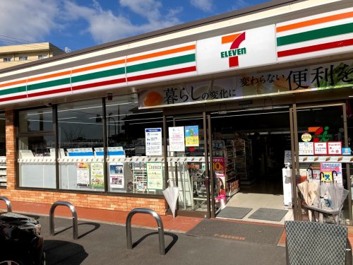 コンビニ　セブンイレブン 豊中東泉丘店（コンビニ）まで1736m