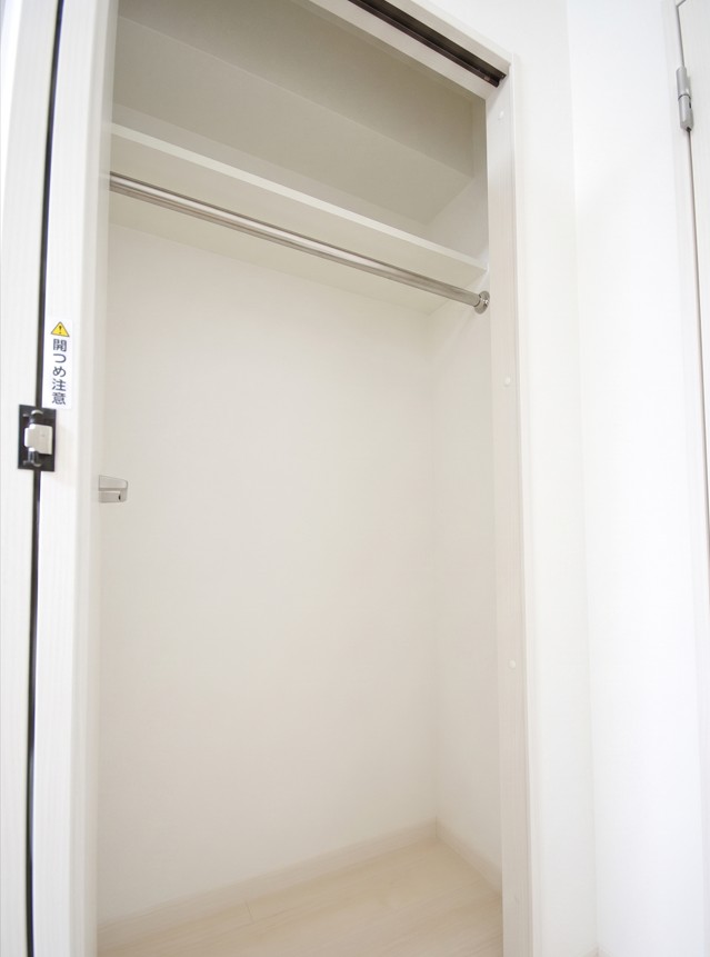 収納　※同建物内の別部屋参考写真です