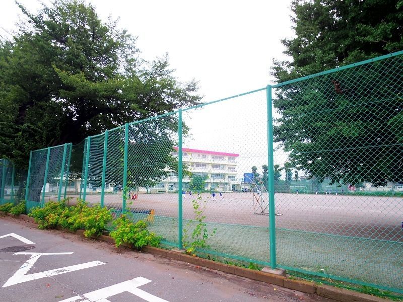 小学校　鶴瀬小学校（小学校）まで307m