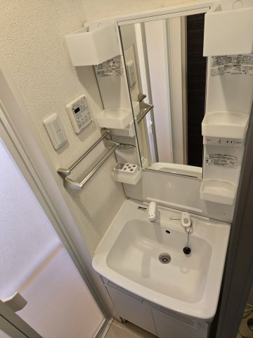 洗面設備　リフォーム中