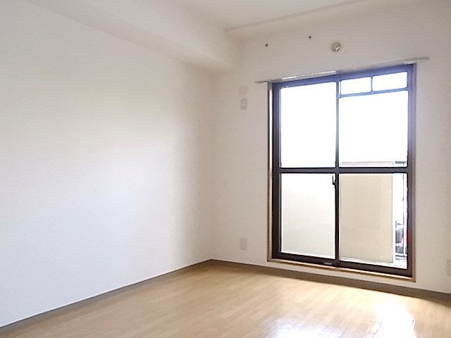 その他部屋・スペース　☆洋室６帖☆