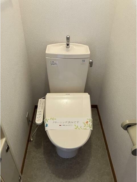 トイレ　嬉しい温水洗浄便座付き♪